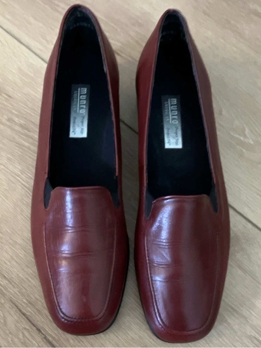Munro Women's Burgundy Leather Loafers